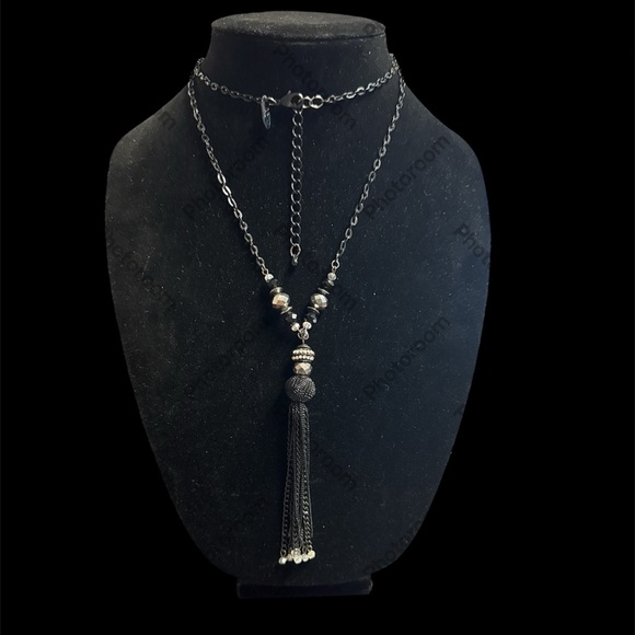 NY & Co Beaded and Rhinestone Necklace with Black metal chain. (C-Q) - Picture 1 of 4